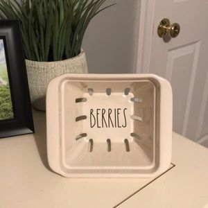 Rae Dunn Berries Fruit Drainer